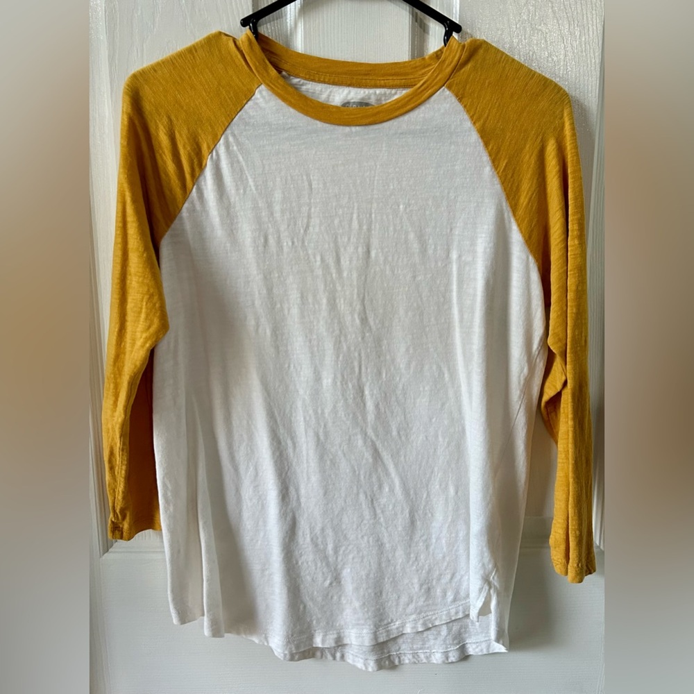 Old Navy 3/4 Sleeve white/gold baseball relaxed shirt, Small